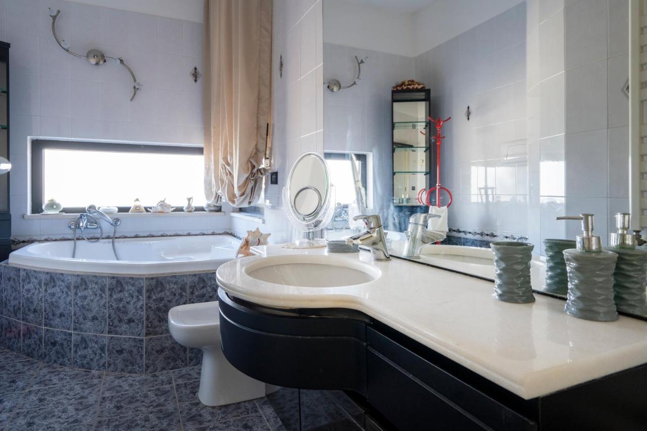 Grazia Attic Apartment With Terrace Trani Exterior foto